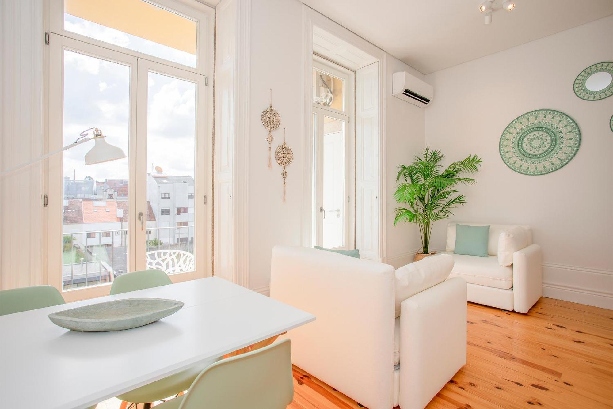 Liiiving In Porto - Downtown Balcony Studio Экстерьер фото